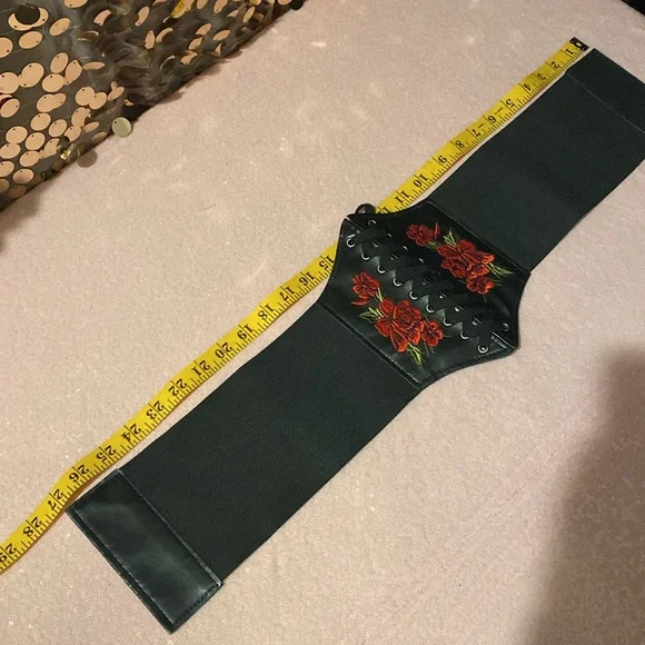 Black and red elastic corset belt with floral embroidery #060 - Picture 8 of 8